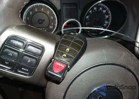 2013 Jeep Grand Cherokee Laredo z USA, uszkodzony, nr VIN 1C4RJEAG2DC588176